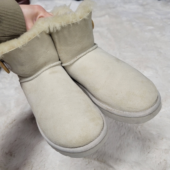 Ugg Australia Sand stone Mini Bailey Button Ugg Boot Size 8 - Picture 5 of 8